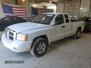2006 Dodge Dakota SLT с VIN 1D7HW42K96S579208, выставлен на аукционе Copart как лот 71699414 с пробегом 178 506 миль миль и Чистый • Clean title. История ставок и продаж доступна на DreamBid. Изображение 1.