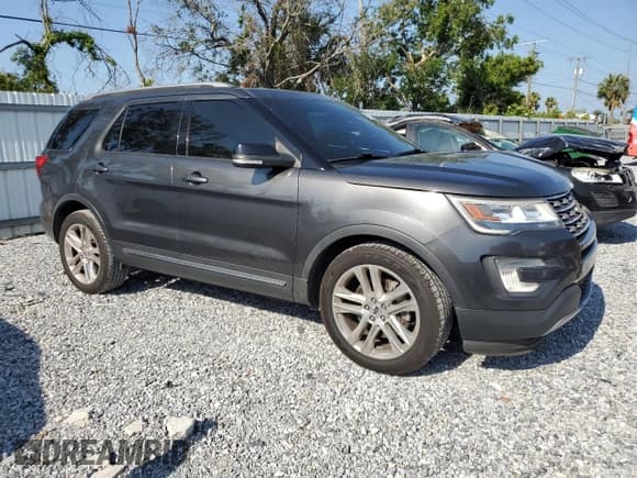✅ 2017 Ford Explorer XLT • VIN: 1FM5K7D85HGD79200 • Lot: 57557635. Listed on Copart with 110,832 mi. Free auction sales archive from the USA and detailed vehicle history report at DreamBid. Image 4.