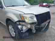 2010 Mercury Mariner z VIN 4M2CN8B73AKJ05123, wystawiony jako IAAI lot #42512923 z przebiegiem 240 736 mil mil oraz . Historia ofert i sprzedaży dostępna na DreamBid. Obrazek 6.