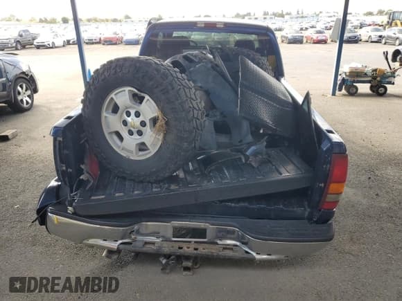 ✅ 2002 Chevrolet Silverado 1500 LS • VIN: 1GCEK19T92E239779 • Лот: 86126465. Опубликован ранее на Copart с пробегом 231 003 миль. Бесплатный доступ к архиву аукционных продаж из США и подробный отчёт об истории автомобиля на DreamBid. Изображение 6.