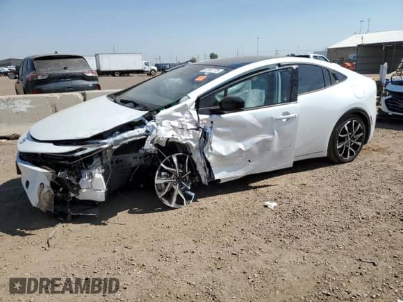 2024 Toyota Prius SE with VIN JTDACACU2R3034002, listed as a Copart auction lot 67812775 with 15,632 mi miles and Salvage title. Bid and sale history available at DreamBid. Image 1.