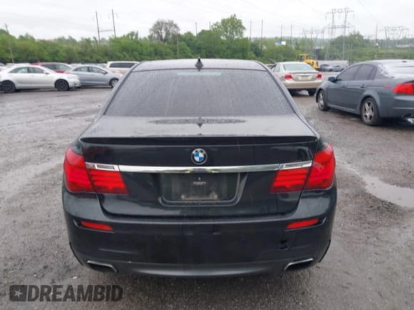 ✅ 2014 BMW 7 Series 750i xDrive • VIN: WBAYB6C54ED224411 • Lot: 42225630. Listed on IAAI with 158,991 mi. Free auction sales archive from the USA and detailed vehicle history report at DreamBid. Image 17.