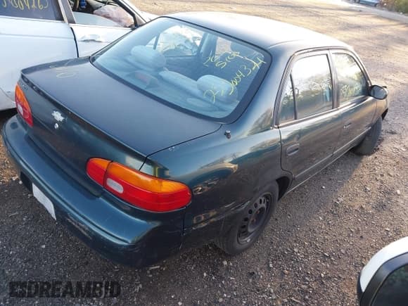 ✅ 1998 Chevrolet Prizm Lsi • VIN: 1Y1SK528XWZ437376 • Lot: 42142292. Listed on IAAI with Not provided. Free auction sales archive from the USA and detailed vehicle history report at DreamBid. Image 4.