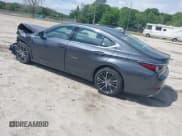 ✅ 2025 Lexus ES 350 • VIN: 58ADZ1B19SU197849 • Lot: 41925709. Wystawiony na IAAI z przebiegiem Nie podano. Bezpłatny archiwum sprzedaży aukcyjnych z USA i szczegółowy raport historii pojazdu na DreamBid. Zdjęcie 3.