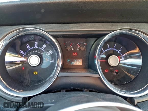 ✅ 2010 Ford Mustang V6 • VIN: 1ZVBP8EN5A5177846 • Лот: 95734955. Опубликован ранее на Copart с пробегом 129 755 миль. Бесплатный доступ к архиву аукционных продаж из США и подробный отчёт об истории автомобиля на DreamBid. Изображение 9.