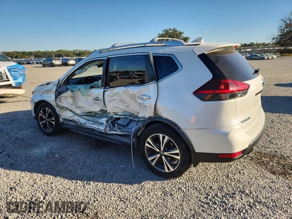 ✅ 2020 Nissan Rogue S • VIN: JN8AT2MV9LW107809 • Lot: 92687545. Listed on Copart with 62,788 mi. Free auction sales archive from the USA and detailed vehicle history report at DreamBid. Image 2.