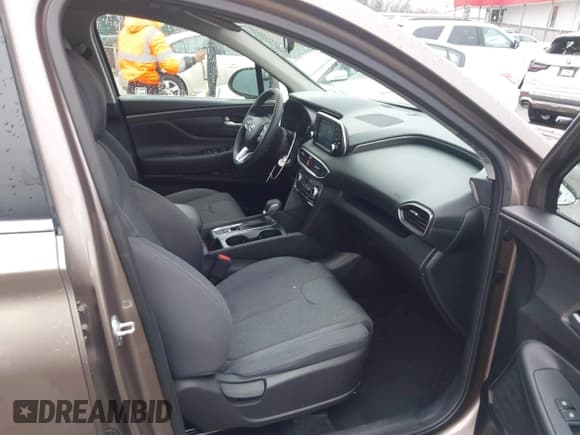 ✅ 2020 Hyundai Santa Fe SE • VIN: 5NMS2CAD2LH182441 • Lot: 43689441. Wystawiony na IAAI z przebiegiem 53 956 mil. Bezpłatny archiwum sprzedaży aukcyjnych z USA i szczegółowy raport historii pojazdu na DreamBid. Zdjęcie 5.