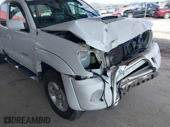 ✅ 2007 Toyota Tacoma PreRunner • VIN: 5TETU62N47Z391631 • Lot: 41545049. Listed on IAAI with 143,294 mi. Free auction sales archive from the USA and detailed vehicle history report at DreamBid. Image 6.