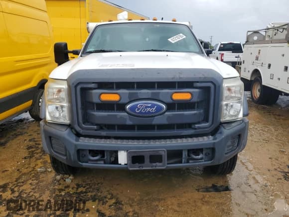 ✅ 2016 Ford F-450 XL • VIN: 1FDUF4GY4GEA05195 • Лот: 61210785. Опубликован ранее на Copart с пробегом 127 014 миль. Бесплатный доступ к архиву аукционных продаж из США и подробный отчёт об истории автомобиля на DreamBid. Изображение 5.