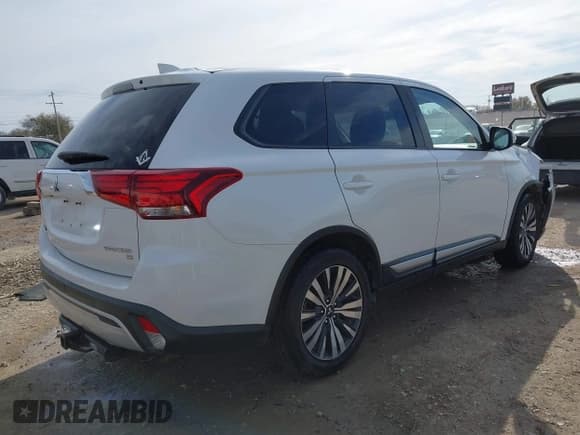 ✅ 2019 Mitsubishi Outlander SE • VIN: JA4AD3A31KZ012220 • Lot: 43677652. Wystawiony na IAAI z przebiegiem 119 150 mil. Bezpłatny archiwum sprzedaży aukcyjnych z USA i szczegółowy raport historii pojazdu na DreamBid. Zdjęcie 4.