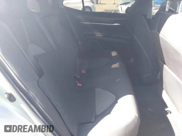 ✅ 2022 Toyota Camry Hybrid LE • VIN: 4T1C31AK8NU574190 • Lot: 43664407. Wystawiony na IAAI z przebiegiem 58 140 mil. Bezpłatny archiwum sprzedaży aukcyjnych z USA i szczegółowy raport historii pojazdu na DreamBid. Zdjęcie 8.