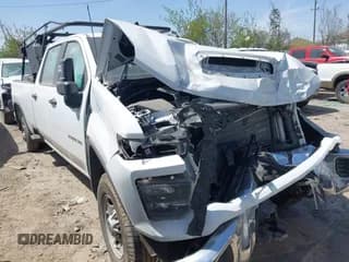 ✅ 2024 Chevrolet Silverado 2500HD Work Truck • VIN: 1GC1WLE76RF353489 • Лот: 41691728. Опубликован ранее на IAAI с пробегом Не указан. Бесплатный доступ к архиву аукционных продаж из США и подробный отчёт об истории автомобиля на DreamBid. Изображение 1.