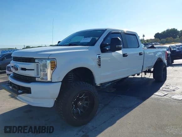 ✅ 2018 Ford F-250 XL • VIN: 1FT7W2B64JEB26408 • Lot: 42984832. Listed on IAAI with 238,266 mi. Free auction sales archive from the USA and detailed vehicle history report at DreamBid. Image 18.