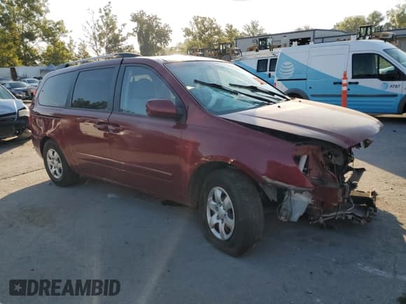 ✅ 2010 Kia Sedona LX • VIN: KNDMG4C38A6351487 • Lot: 81090945. Listed on Copart with 130,925 mi. Free auction sales archive from the USA and detailed vehicle history report at DreamBid. Image 4.