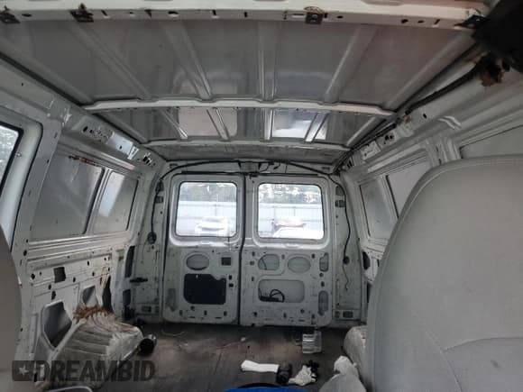 ✅ 2007 Ford Econoline Cargo Commercial • VIN: 1FTNE14W87DB32700 • Lot: 66822195. Wystawiony na Copart z przebiegiem 345 823 mil. Bezpłatny archiwum sprzedaży aukcyjnych z USA i szczegółowy raport historii pojazdu na DreamBid. Zdjęcie 10.