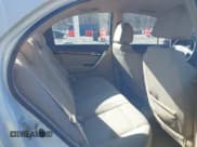 ✅ 2011 Chevrolet Aveo 1LT • VIN: KL1TD5DE2BB136388 • Lot: 41584708. Wystawiony na IAAI z przebiegiem 114 694 mil. Bezpłatny archiwum sprzedaży aukcyjnych z USA i szczegółowy raport historii pojazdu na DreamBid. Zdjęcie 8.