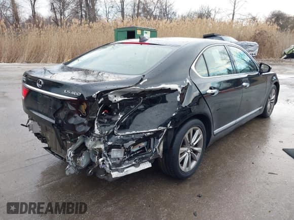 ✅ 2015 Lexus LS 460 • VIN: JTHCL5EF5F5024805 • Lot: 41686348. Listed on IAAI with 60,841 mi. Free auction sales archive from the USA and detailed vehicle history report at DreamBid. Image 4.