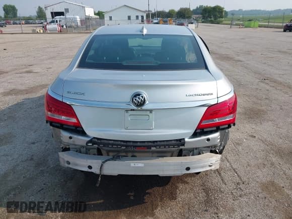 ✅ 2015 Buick LaCrosse Leather • VIN: 1G4GB5G38FF224687 • Lot: 42839823. Wystawiony na IAAI z przebiegiem 181 148 mil. Bezpłatny archiwum sprzedaży aukcyjnych z USA i szczegółowy raport historii pojazdu na DreamBid. Zdjęcie 17.