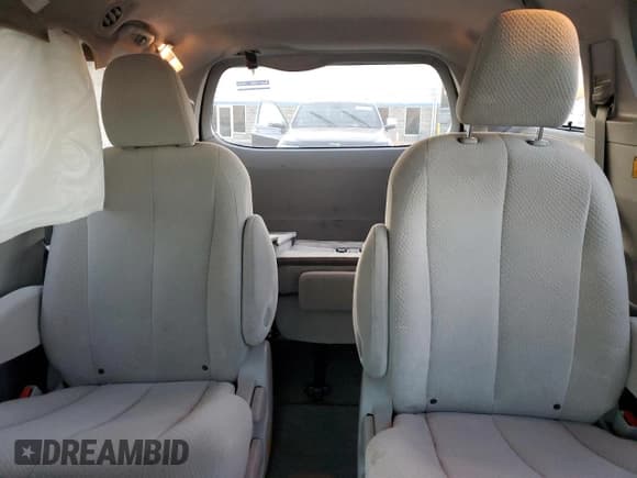 ✅ 2013 Toyota Sienna LE • VIN: 5TDJK3DC7DS061062 • Lot: 92627015. Listed on Copart with 159,951 mi. Free auction sales archive from the USA and detailed vehicle history report at DreamBid. Image 10.