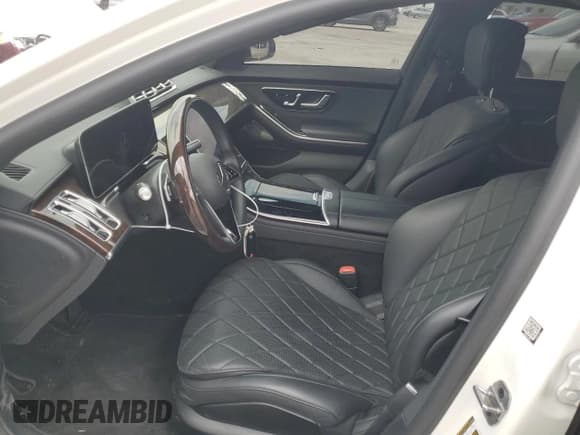 ✅ 2021 Mercedes-Benz S 580 • VIN: W1K6G7GB1MA035481 • Lot: 43611803. Wystawiony na Copart z przebiegiem 7 602 mil. Bezpłatny archiwum sprzedaży aukcyjnych z USA i szczegółowy raport historii pojazdu na DreamBid. Zdjęcie 7.