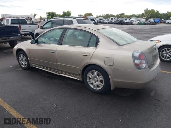 ✅ 2005 Nissan Altima S • VIN: 1N4AL11D45N423214 • Lot: 43390585. Listed on IAAI with 142,045 mi. Free auction sales archive from the USA and detailed vehicle history report at DreamBid. Image 3.