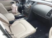 ✅ 2018 Nissan Armada SL • VIN: JN8AY2NC1J9553575 • Lot: 43563206. Wystawiony na IAAI z przebiegiem Nie podano. Bezpłatny archiwum sprzedaży aukcyjnych z USA i szczegółowy raport historii pojazdu na DreamBid. Zdjęcie 5.