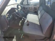 ✅ 1992 Ford F-250 • VIN: 1FTEF25N1NPB08128 • Lot: 56067595. Wystawiony na Copart z przebiegiem Nie podano. Bezpłatny archiwum sprzedaży aukcyjnych z USA i szczegółowy raport historii pojazdu na DreamBid. Zdjęcie 7.