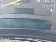 ✅ 2003 Chevrolet Suburban Z71 • VIN: 3GNFK16ZX3G265242 • Lot: 43476969. Wystawiony na IAAI z przebiegiem 225 973 mil. Bezpłatny archiwum sprzedaży aukcyjnych z USA i szczegółowy raport historii pojazdu na DreamBid. Zdjęcie 15.