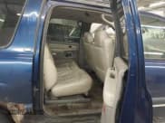 ✅ 2001 Chevrolet Suburban LS • VIN: 3GNFK16T71G223006 • Lot: 43229903. Wystawiony na IAAI z przebiegiem 248 927 mil. Bezpłatny archiwum sprzedaży aukcyjnych z USA i szczegółowy raport historii pojazdu na DreamBid. Zdjęcie 8.