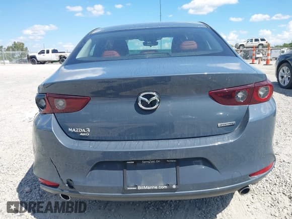 ✅ 2024 Mazda 3 S Carbon Edition • VIN: 3MZBPBCM2RM423412 • Lot: 43122453. Wystawiony na IAAI z przebiegiem 16 392 mil. Bezpłatny archiwum sprzedaży aukcyjnych z USA i szczegółowy raport historii pojazdu na DreamBid. Zdjęcie 17.