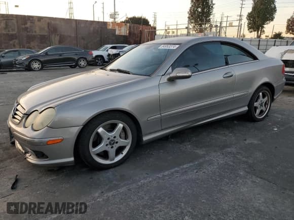 ✅ 2003 Mercedes-Benz CLK 500 • VIN: WDBTJ75J13F024814 • Лот: 84953374. Опубликован ранее на Copart с пробегом 199 279 миль. Бесплатный доступ к архиву аукционных продаж из США и подробный отчёт об истории автомобиля на DreamBid. Изображение 1.