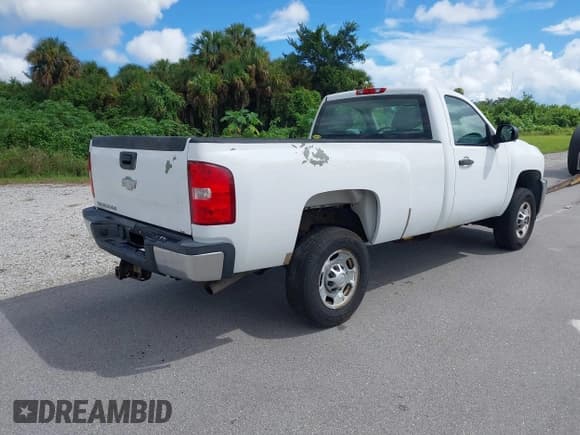 ✅ 2013 Chevrolet Silverado 2500HD Work Truck • VIN: 1GC0CVCG7DF156942 • Lot: 42725390. Wystawiony na IAAI z przebiegiem 177 154 mil. Bezpłatny archiwum sprzedaży aukcyjnych z USA i szczegółowy raport historii pojazdu na DreamBid. Zdjęcie 4.