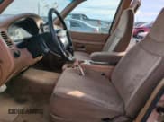 ✅ 1995 Ford Explorer Eddie Bauer • VIN: 1FMDU34XZSZB19334 • Lot: 84869324. Listed on Copart with 199,594 mi. Free auction sales archive from the USA and detailed vehicle history report at DreamBid. Image 7.