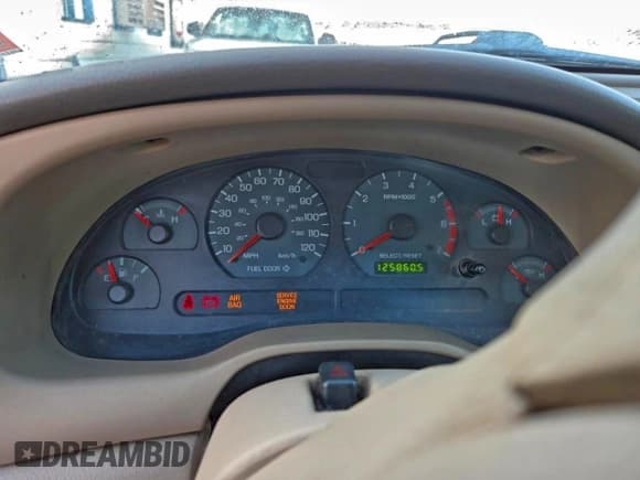 ✅ 2003 Ford Mustang Standard • VIN: 1FAFP40413F318684 • Lot: 96213775. Listed on Copart with 125,860 mi. Free auction sales archive from the USA and detailed vehicle history report at DreamBid. Image 8.