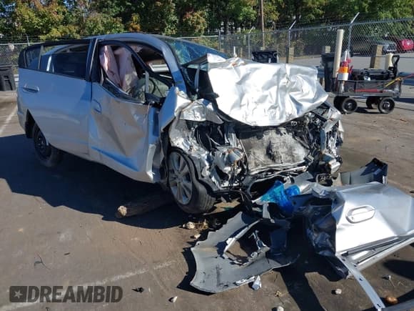 ✅ 2012 Honda Insight EX • VIN: JHMZE2H70CS000156 • Lot: 43483870. Listed on IAAI with Not provided. Free auction sales archive from the USA and detailed vehicle history report at DreamBid. Image 1.