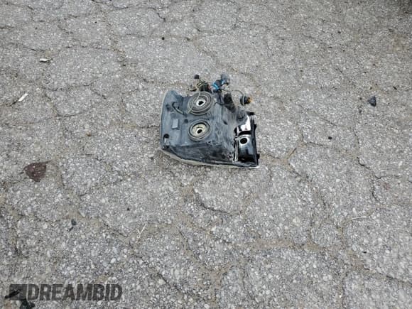 ✅ 2009 GMC Sierra 1500 • VIN: 1GTHC44K79E142956 • Лот: 80669944. Опубликован ранее на Copart с пробегом 309 022 миль. Бесплатный доступ к архиву аукционных продаж из США и подробный отчёт об истории автомобиля на DreamBid. Изображение 12.