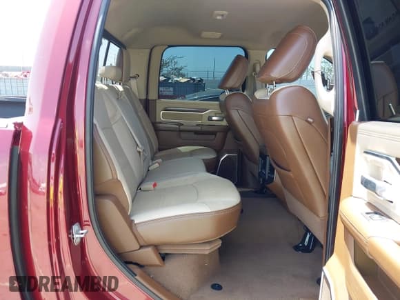 ✅ 2022 Ram 2500 Laramie • VIN: 3C6UR5FL8NG345695 • Lot: 42564730. Wystawiony na IAAI z przebiegiem 78 812 mil. Bezpłatny archiwum sprzedaży aukcyjnych z USA i szczegółowy raport historii pojazdu na DreamBid. Zdjęcie 8.