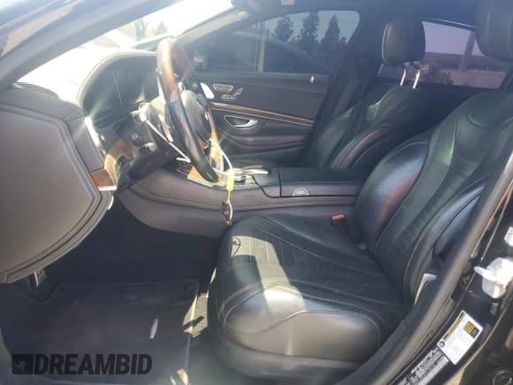 ✅ 2015 Mercedes-Benz S 550 • VIN: WDDUG8CB7FA183186 • Lot: 58039915. Wystawiony na Copart z przebiegiem 125 321 mil. Bezpłatny archiwum sprzedaży aukcyjnych z USA i szczegółowy raport historii pojazdu na DreamBid. Zdjęcie 7.