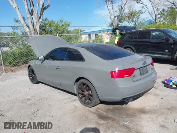 ✅ 2014 Audi A5 Premium • VIN: WAUCFAFR8EA019546 • Лот: 41446162. Опубликован ранее на IAAI с пробегом 121 906 миль. Бесплатный доступ к архиву аукционных продаж из США и подробный отчёт об истории автомобиля на DreamBid. Изображение 3.