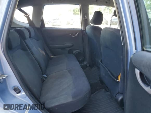 ✅ 2010 Honda Fit Sport • VIN: JHMGE8H44AC009868 • Лот: 62073225. Опубликован ранее на Copart с пробегом 169 737 миль. Бесплатный доступ к архиву аукционных продаж из США и подробный отчёт об истории автомобиля на DreamBid. Изображение 10.