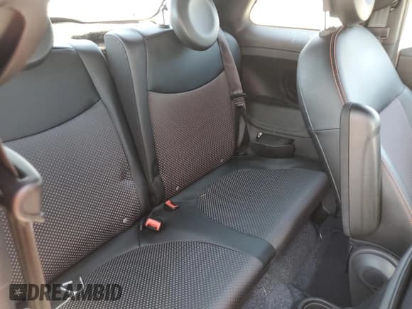 ✅ 2013 FIAT 500e • VIN: 3C3CFFGE3DT684345 • Lot: 64404195. Wystawiony na Copart z przebiegiem 10 685 mil. Bezpłatny archiwum sprzedaży aukcyjnych z USA i szczegółowy raport historii pojazdu na DreamBid. Zdjęcie 10.