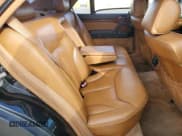 ✅ 1992 Mercedes-Benz 400 • VIN: WDBGA42E4NA021428 • Лот: 46920675. Опубликован ранее на Copart с пробегом 88 912 миль. Бесплатный доступ к архиву аукционных продаж из США и подробный отчёт об истории автомобиля на DreamBid. Изображение 10.