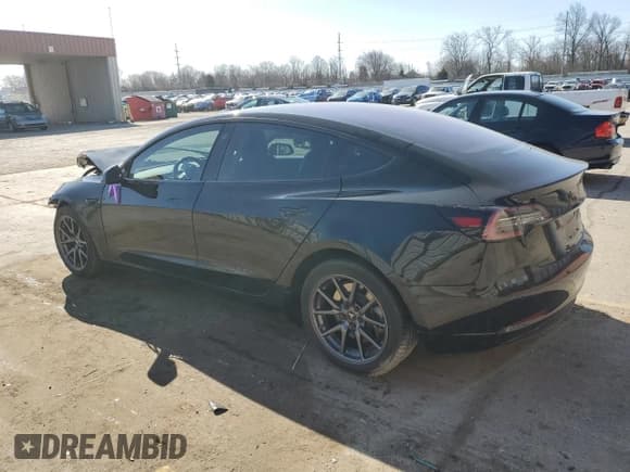 ✅ 2018 Tesla Model 3 Long Range Battery • VIN: 5YJ3E1EB6JF144282 • Lot: 50491975. Wystawiony na Copart z przebiegiem 113 877 mil. Bezpłatny archiwum sprzedaży aukcyjnych z USA i szczegółowy raport historii pojazdu na DreamBid. Zdjęcie 2.