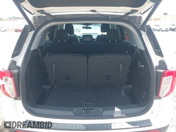 ✅ 2021 Ford Explorer XLT • VIN: 1FMSK7DH9MGA71136 • Lot: 42944961. Wystawiony na IAAI z przebiegiem 65 376 mil. Bezpłatny archiwum sprzedaży aukcyjnych z USA i szczegółowy raport historii pojazdu na DreamBid. Zdjęcie 17.