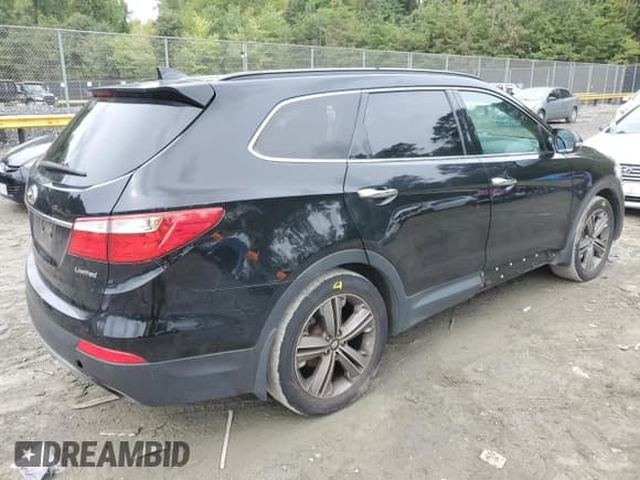 ✅ 2015 Hyundai Santa Fe Limited • VIN: KM8SN4HF3FU095077 • Лот: 72891354. Опубликован ранее на Copart с пробегом 141 235 миль. Бесплатный доступ к архиву аукционных продаж из США и подробный отчёт об истории автомобиля на DreamBid. Изображение 3.