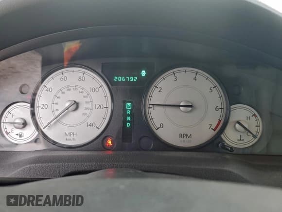 ✅ 2005 Chrysler 300 Touring AWD • VIN: 2C3JK53G45H624816 • Лот: 93780245. Опубликован ранее на Copart с пробегом 206 792 миль. Бесплатный доступ к архиву аукционных продаж из США и подробный отчёт об истории автомобиля на DreamBid. Изображение 9.