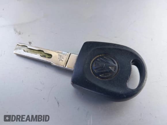 ✅ 2009 Volkswagen Beetle S • VIN: 3VWPG31C99M507037 • Lot: 42885795. Listed on IAAI with 121,048 mi. Free auction sales archive from the USA and detailed vehicle history report at DreamBid. Image 11.