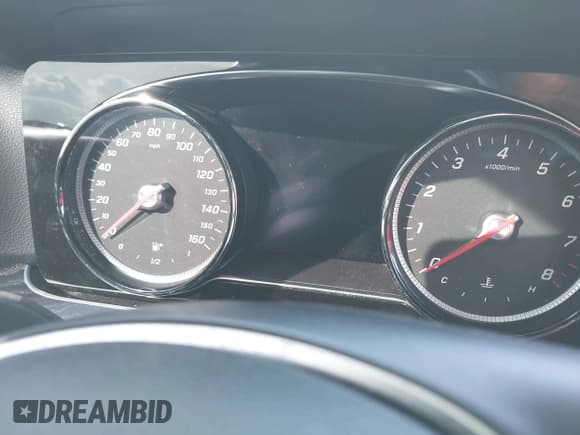 ✅ 2017 Mercedes-Benz E 300 Luxury • VIN: WDDZF4JB6HA121303 • Lot: 43544111. Wystawiony na IAAI z przebiegiem Nie podano. Bezpłatny archiwum sprzedaży aukcyjnych z USA i szczegółowy raport historii pojazdu na DreamBid. Zdjęcie 7.