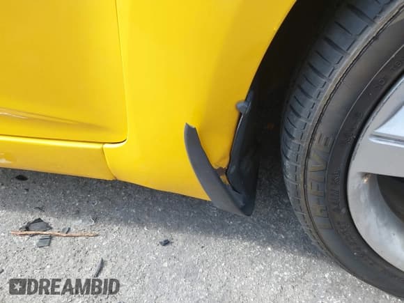 ✅ 2013 Hyundai Veloster w/Black Int • VIN: KMHTC6AD8DU134970 • Lot: 41269412. Wystawiony na IAAI z przebiegiem 131 910 mil. Bezpłatny archiwum sprzedaży aukcyjnych z USA i szczegółowy raport historii pojazdu na DreamBid. Zdjęcie 12.