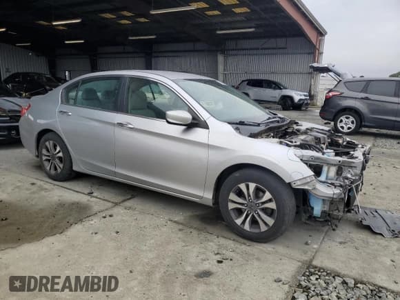 ✅ 2013 Honda Accord LX • VIN: 1HGCR2F30DA124755 • Lot: 81882715. Wystawiony na Copart z przebiegiem 125 180 mil. Bezpłatny archiwum sprzedaży aukcyjnych z USA i szczegółowy raport historii pojazdu na DreamBid. Zdjęcie 4.